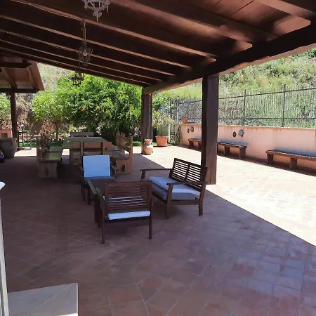 Maria Luxury B&B *